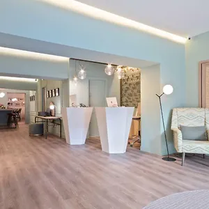 Via Augusta 2*, Barcelona Spanyolország